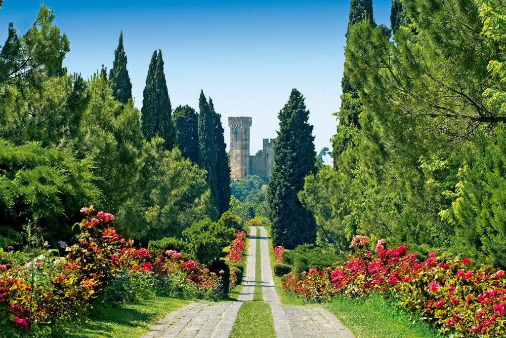 viale e castello sigurtà