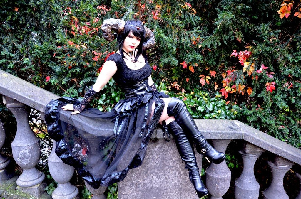 gothic demon cosplay