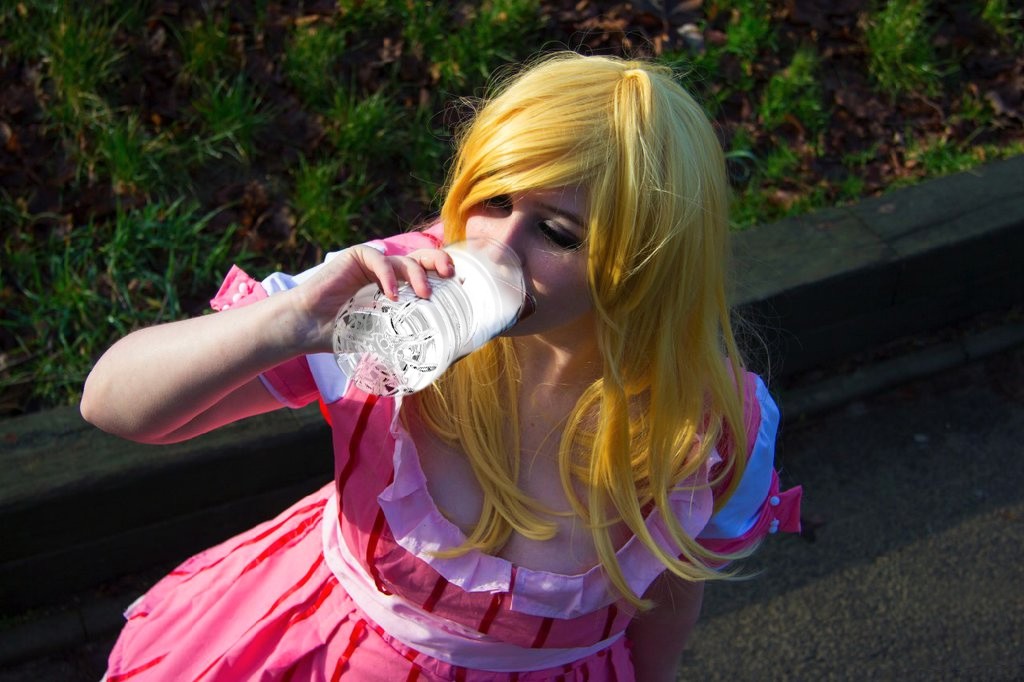 cosplayer-drink